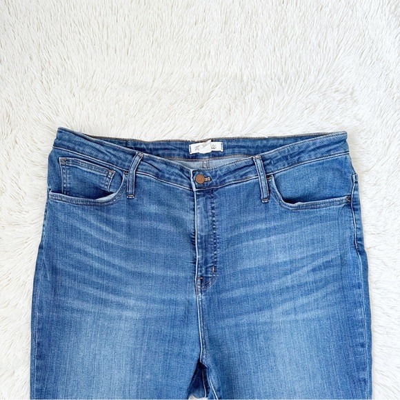Madewell Plus Size Curvy Roadtripper Jeans Size 34 Orson Wash #AN314 - Picture 4 of 7